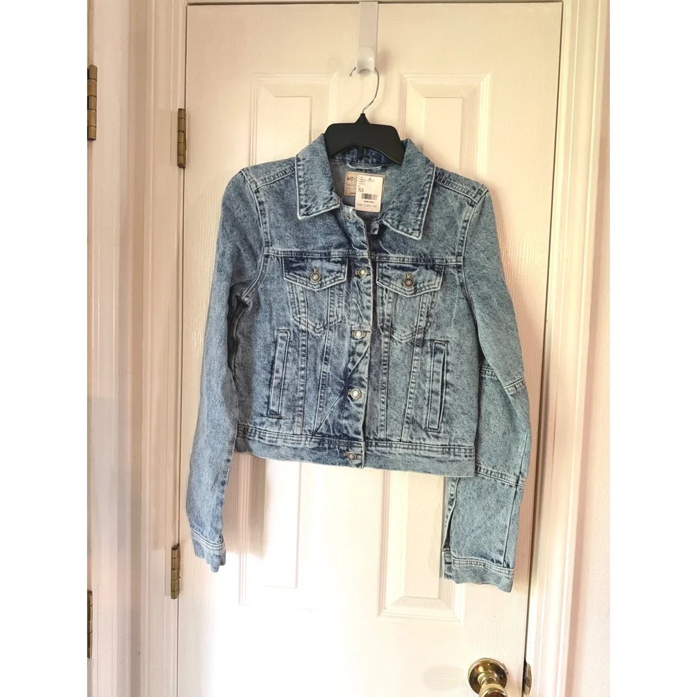 Free People Rumors Denim Jacket Indigo Blue Light Wash Cropped XS OB809197 NEW
